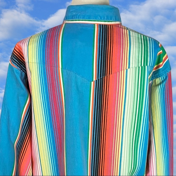 ❌SOLD❌90s Wrangler Rainbow Stripe Southwest Button Down - Picture 4 of 9